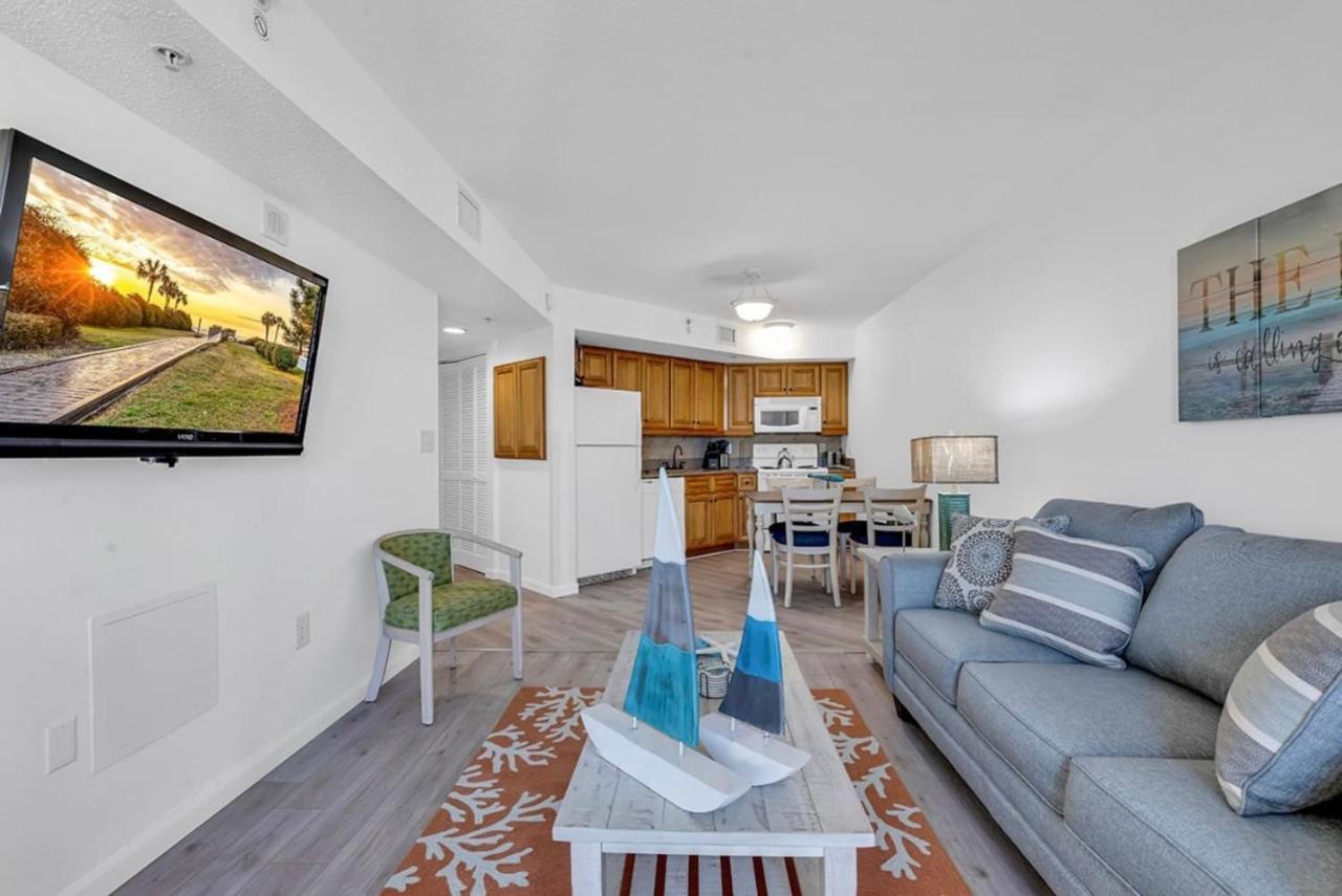 Beachfront, Spacious King Suite With Resort Access, Free Parking! Myrtle Beach Exterior foto