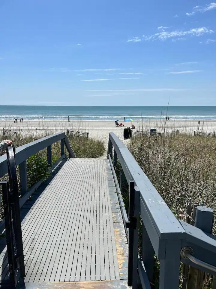 Beachfront, Spacious King Suite With Resort Access, Free Parking! Myrtle Beach Exterior foto